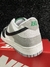 tênis-Nike-DUNK-preto-branco-cinza-com-detalhe-verde