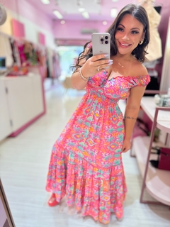 Vestido longo indiano rosa neon na internet