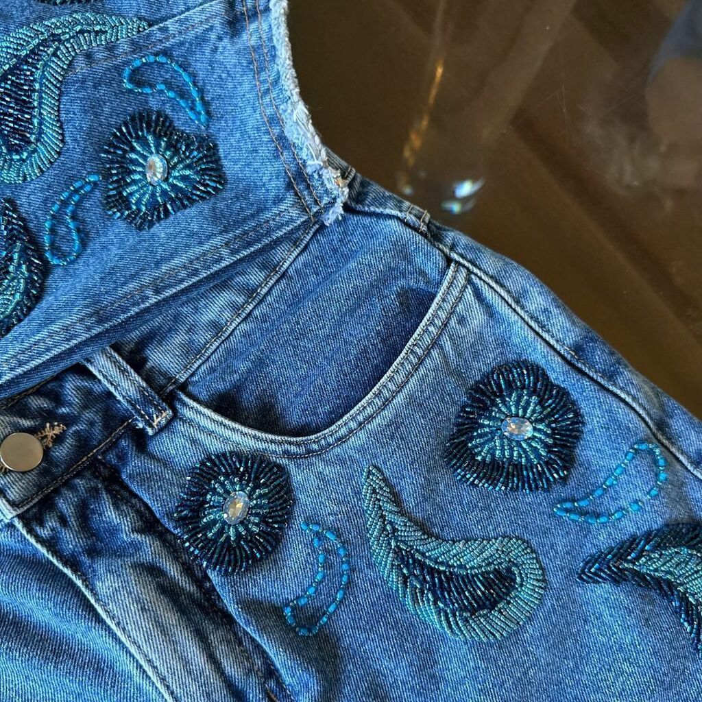 Corset jeans bordado à mão - Comprar em Zoi Blusas