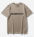 camiseta-fear-of-god-essentials-logo-taupe