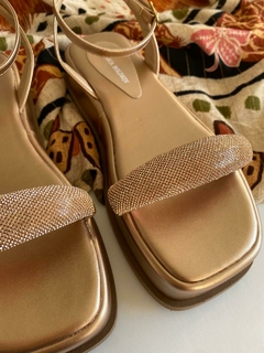 Flatform Bronze com tira de brilho - Mônica Boldrin Shoes