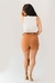 Short caramelo com cinto - comprar online