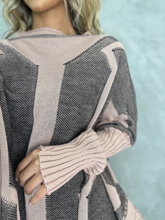 Poncho em tricô tricot modal com franjas