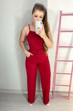 Macacão longo pantalona alça com cinto vermelho