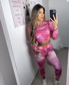 Conjunto cropped manga longa e calça rosa tie dye