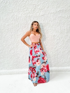 Conjunto cropped e saia longa de tule azul florida flores