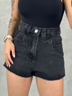 Short jeans black lavagem escura - comprar online