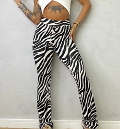 Calça flare animal print - comprar online