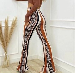 Calça flare animal print