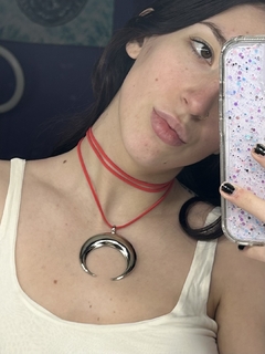 Choker luna rojo en internet