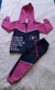 Conjunto de jaqueta com capuz e calça em moletom feminino infantil, nas cores rosa e azul marinho, com estampas divertidas. VALENTINA MODA