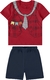 Conjunto infantil com camiseta vermelha estampada de colete e gravata, acompanhado de shorts azul marinho. x