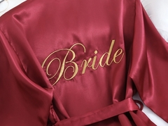 Bata de satin bordada Bride vino