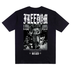 Camiseta "Freedom" Preta na internet