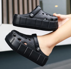 Sandália Feminina Estilo Crocs Plataforma Confortável - loja online