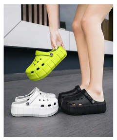 Sandália Feminina Estilo Crocs Plataforma Confortável