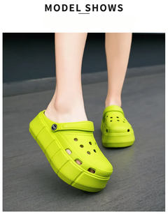 Imagem do Sandália Feminina Estilo Crocs Plataforma Confortável