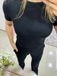 CONJUNTO MOLET BLUSA E CALÇA na internet