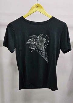 T-SHIRT MALHA C/ APLICACAO DE FLOR - comprar online