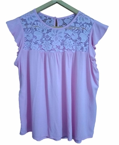 MUSCULOSA CON BRODERIE ROSA