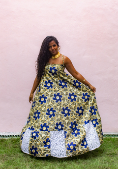 Vestido longo de alça em tecido africano com detalhes em Renda