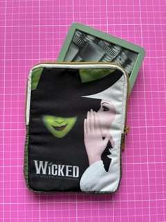 Capa pra Kindle com Zíper - Wicked