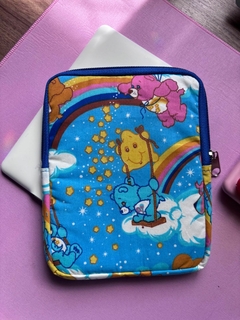 Capa pra Kindle com Zíper - Care Bears na internet