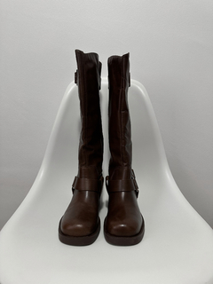 Bota Couro Fivelas - comprar online