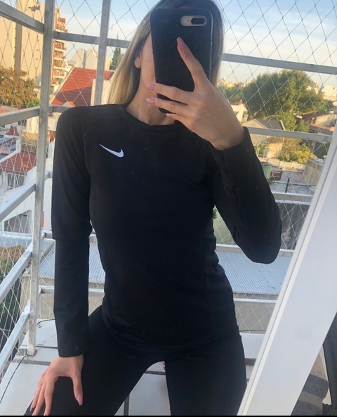 Remeras termicas mujer nike online