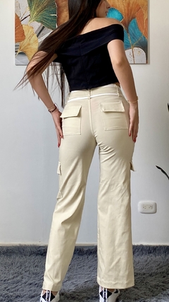 Pantalon beige con cinturon REF 153 en internet