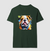 Camisa masculina verde com estampa colorida de um bulldog usando um gravata borboleta.