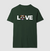 Camiseta masculina verde com estampa de um bulldog e a palavra "LOVE" em letras brancas.