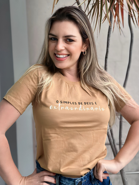 T-shirt Feminina Abençoada - Use Presente de Deus