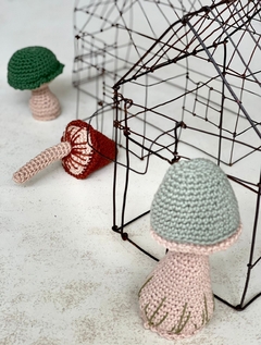 Trio de Cogumelos de croche com linha de algodão. na internet
