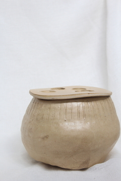 Vaso com Formas Orgânicas em Cerâmica Artesanal - Greta Caue