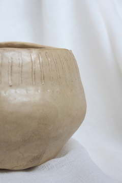 Vaso com Formas Orgânicas em Cerâmica Artesanal - loja online