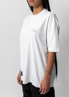 Camiseta Oversized Minimalist Silver na internet