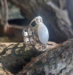 Anillo Lattice con Piedra de Luna - comprar en línea