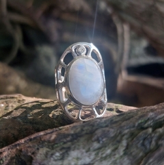 Anillo Lattice con Piedra de Luna en internet