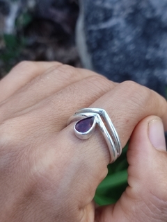 Anillo Olas con granate - comprar en línea