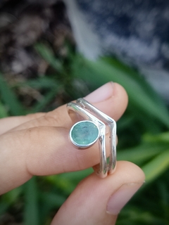 Anillo Olas con esmeralda - comprar en línea