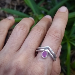 Anillo Olas con Rubi - comprar en línea