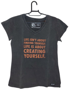 Camiseta Life Isnt About Woman