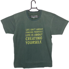 Camiseta Life Isnt About Green
