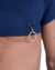 Mini Cropped Blue Piercing na internet