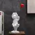 Estatueta menina e seu balão - comprar online