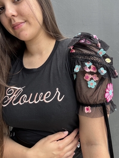 Blusa Flower na internet