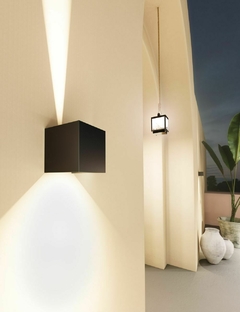 Lámpara Pared Multiángulos LED Arbotante Negro Luz Cálida o Luz de Día Aplique de Pared Eco - Luxby Iluminacion