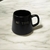 TAZA MUG CONCAVO NEGRO Y BEIGE 405 ML. Modelo Me Time. - comprar online