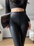 Calças legging em couro sintético - loja online